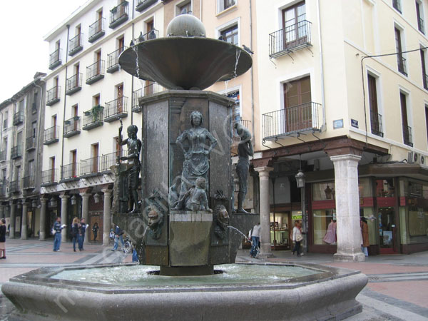 Valladolid - Plaza de Fuente Dorada 007 2008