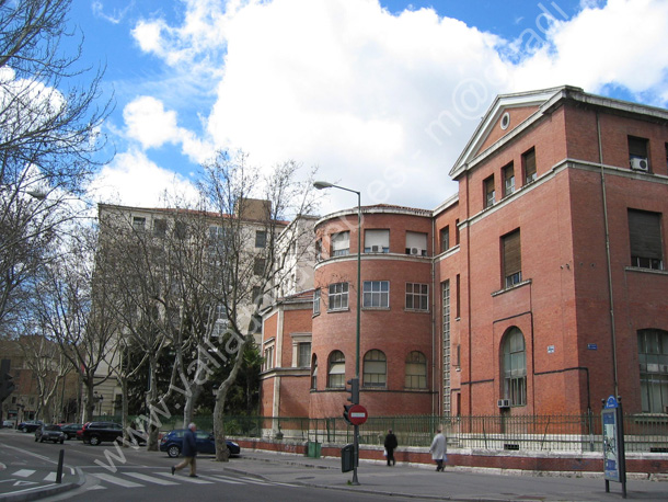 Valladolid - Avenida de Ramon y Cajal 108 Facultad de Medicina - Antiguo Hospital 007 - 2008
