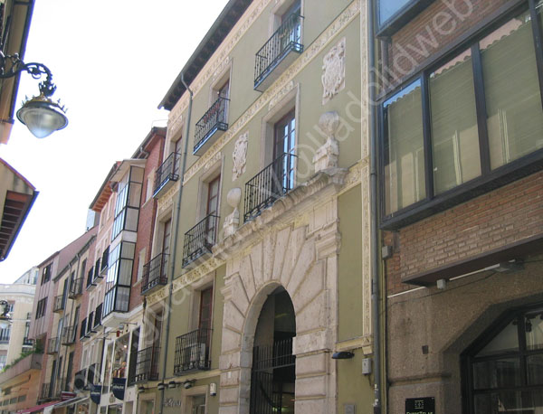 Valladolid - Calle Heroes del Alcazar 005 2008