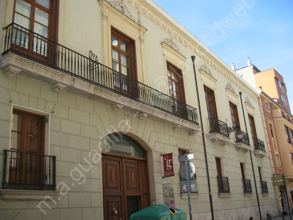 Valladolid - Palacio del Marques de Castromonte - Calle Fray Luis de Leon 004 2008