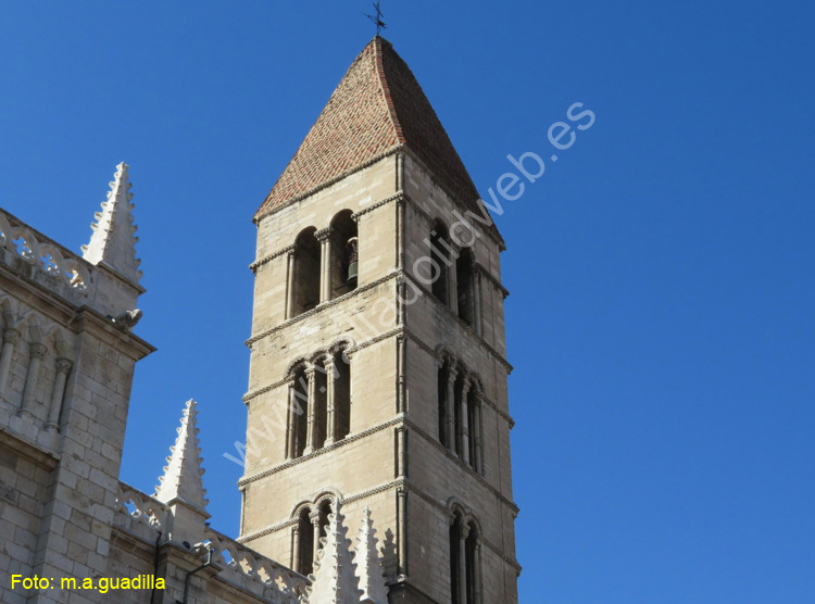 Valladolid - Iglesia de La Antigua (112)