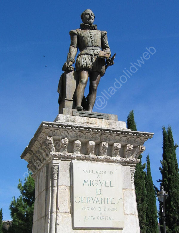 Valladolid - Monumento a Cervantes de Fernandez de Oliva 1877 001 - Plaza Universidad 2007