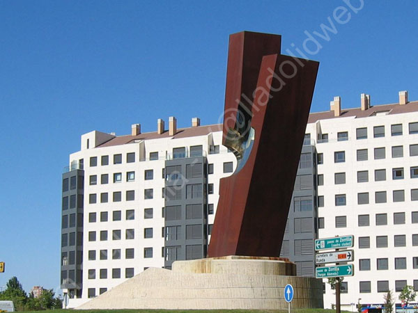 Valladolid - Columna forma del sonido Valladolid de Lorenzo Frechilla del Rey - Paseo de Zorrilla 001 2008