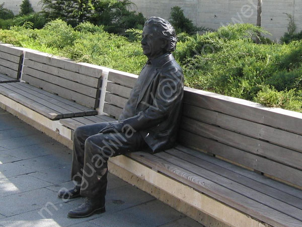 Valladolid - Monumento a Einstein - Museo de la Ciencia 001 2006