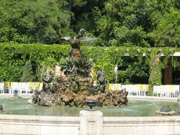 Valladolid - Fuente del Cisne de Gonzalo Bayon - Campo Grande 001 Pergola 2003