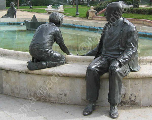 Valladolid - Jorge Guillen y la infancia de Luis Santiago 1998 Plaza del Poniente 001 2006