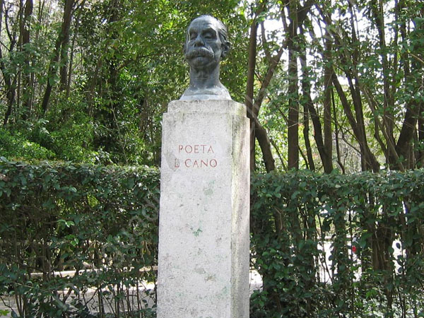 Valladolid - Monumento a Leopoldo Cano de Juan Jose Moreno Llebra 1936 - Campo Grande 001 2006