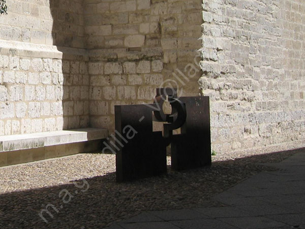 Valladolid - Lo profundo del aire - A Jorge Guillen de Eduardo Chillida 1982 - Calle Cadenas de San Gregorio 002 - 2007