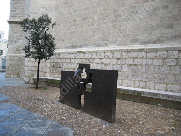 Valladolid - Lo profundo del aire - A Jorge Guillen de Eduardo Chillida 1982 - Calle Cadenas de San Gregorio 004 - 2003