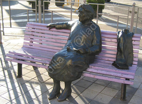 Valladolid - Monumento a Rosa Chacel de Luis Santiago Pardo 1996 - Plaza Poniente 002 - 2006