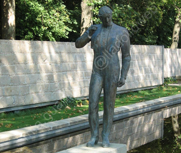 Valladolid - Monumento al Bailarin Vicente Escudero de Belen Gonzales Diaz  1995 - Campo Grande 002 2006