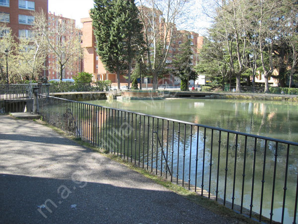 Valladolid - Darsena del Canal de Castilla 006 2009