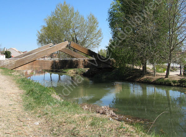 Valladolid - Darsena del Canal de Castilla 015 2009